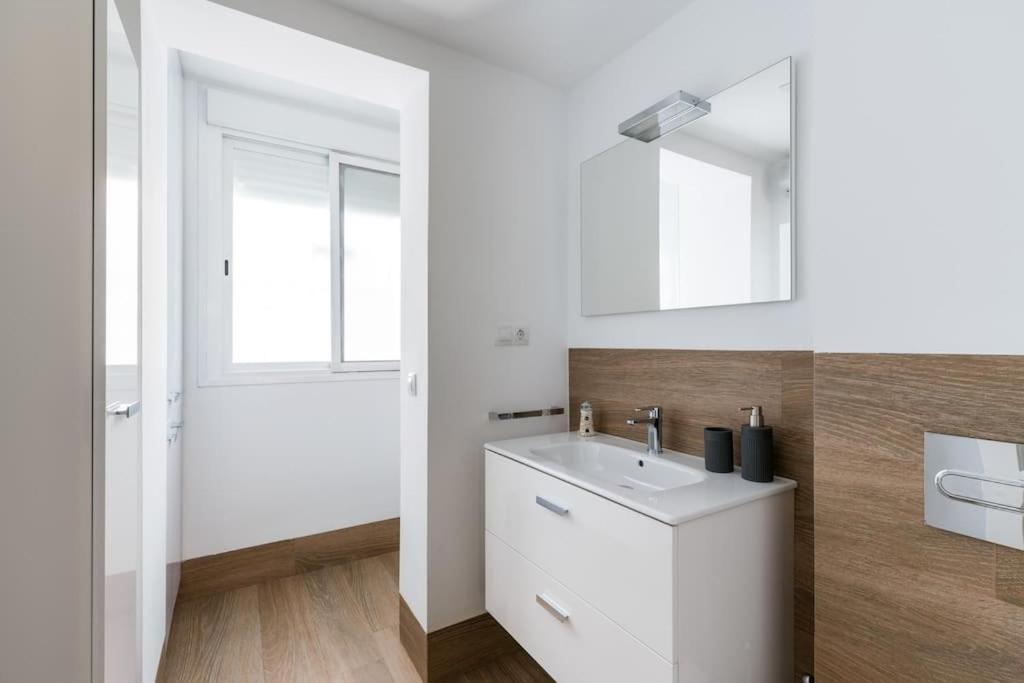 Apartamento Moderno En Triana 2 Dormitorios Y Aire Acondicionado Sevilla Buitenkant foto