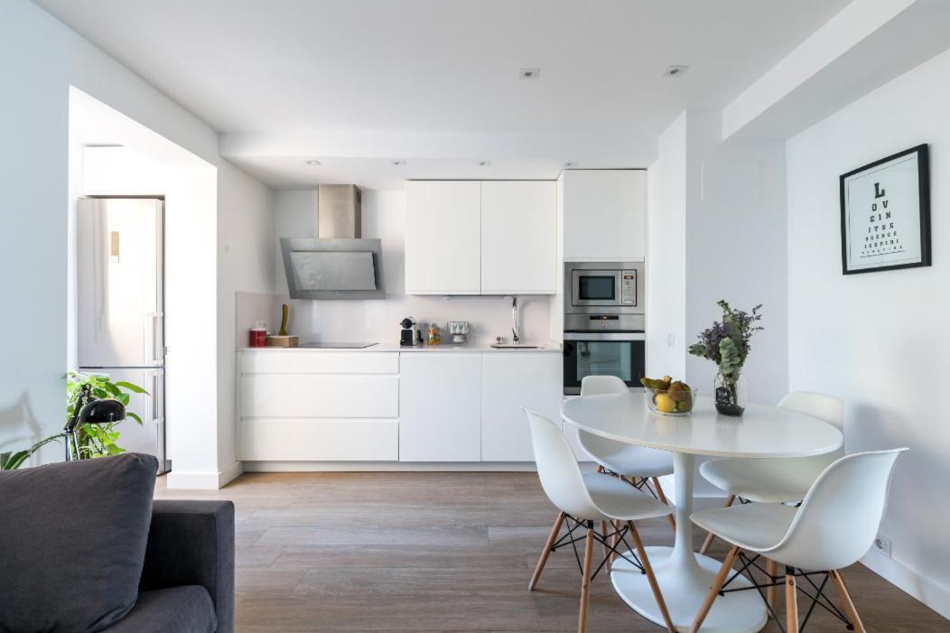 Apartamento Moderno En Triana 2 Dormitorios Y Aire Acondicionado Sevilla Buitenkant foto